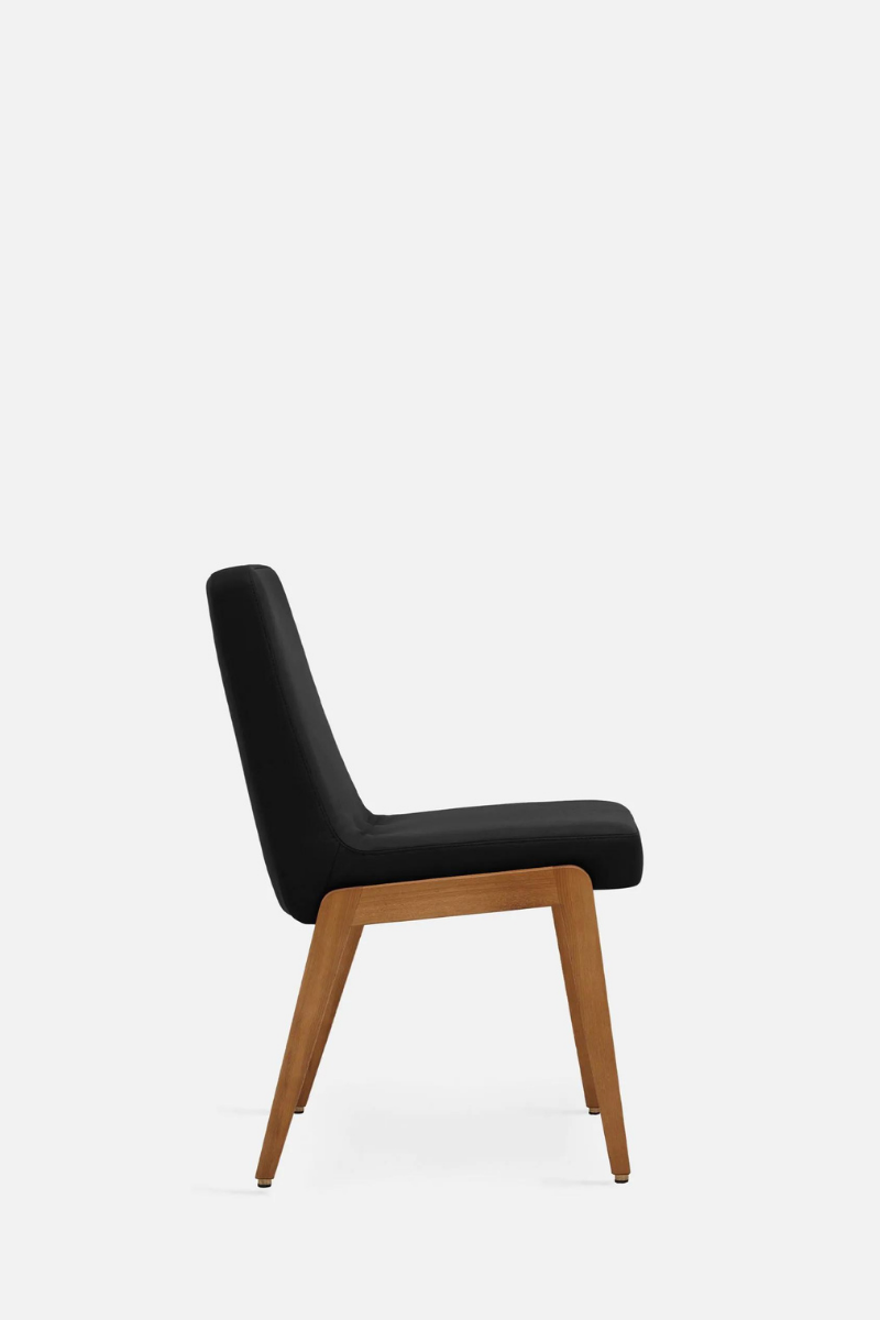 VAR 200-125 Chair. Natural Leather Collection. Black. Ash03